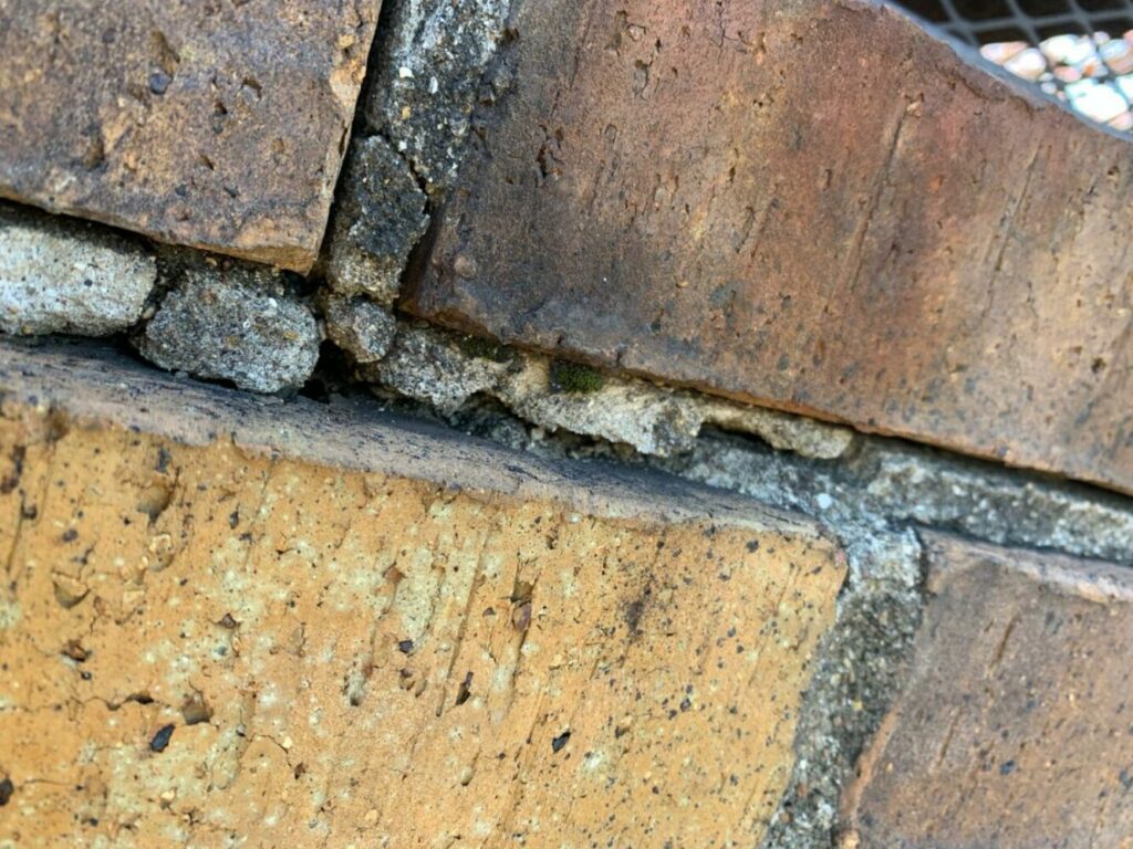 damaged or missing mortar joints